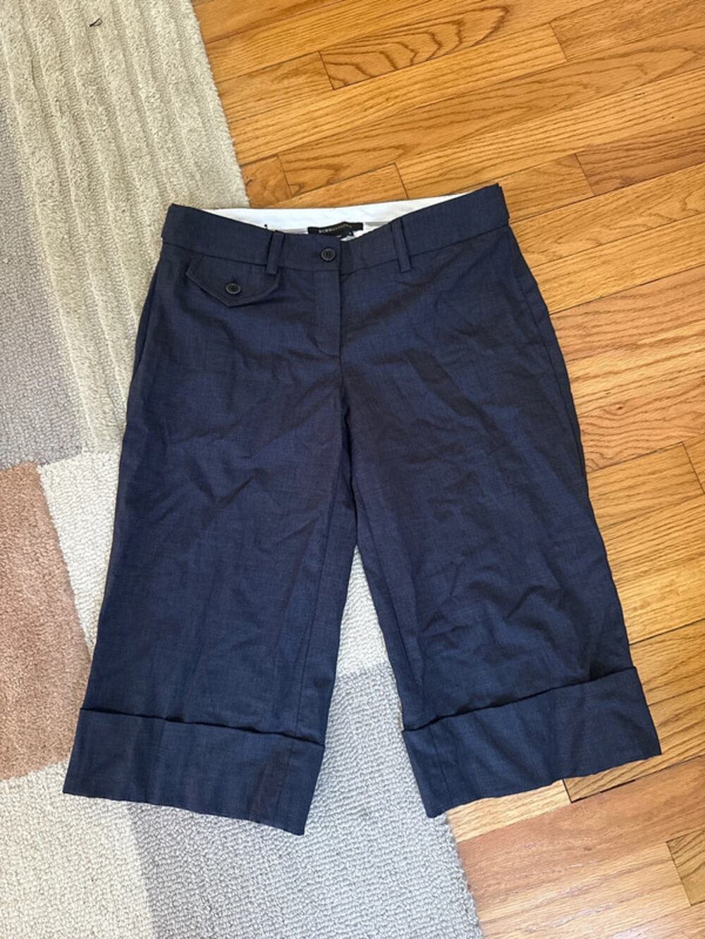 Wool blend bcbgmaxazria navy low rise culottes capris shorts